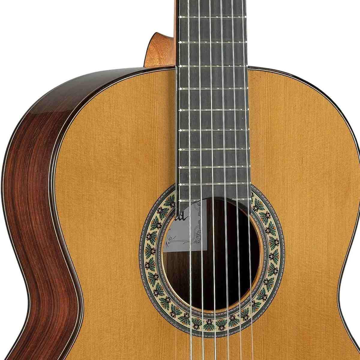Alhambra 5p chitarra classica 4/4 con custodia