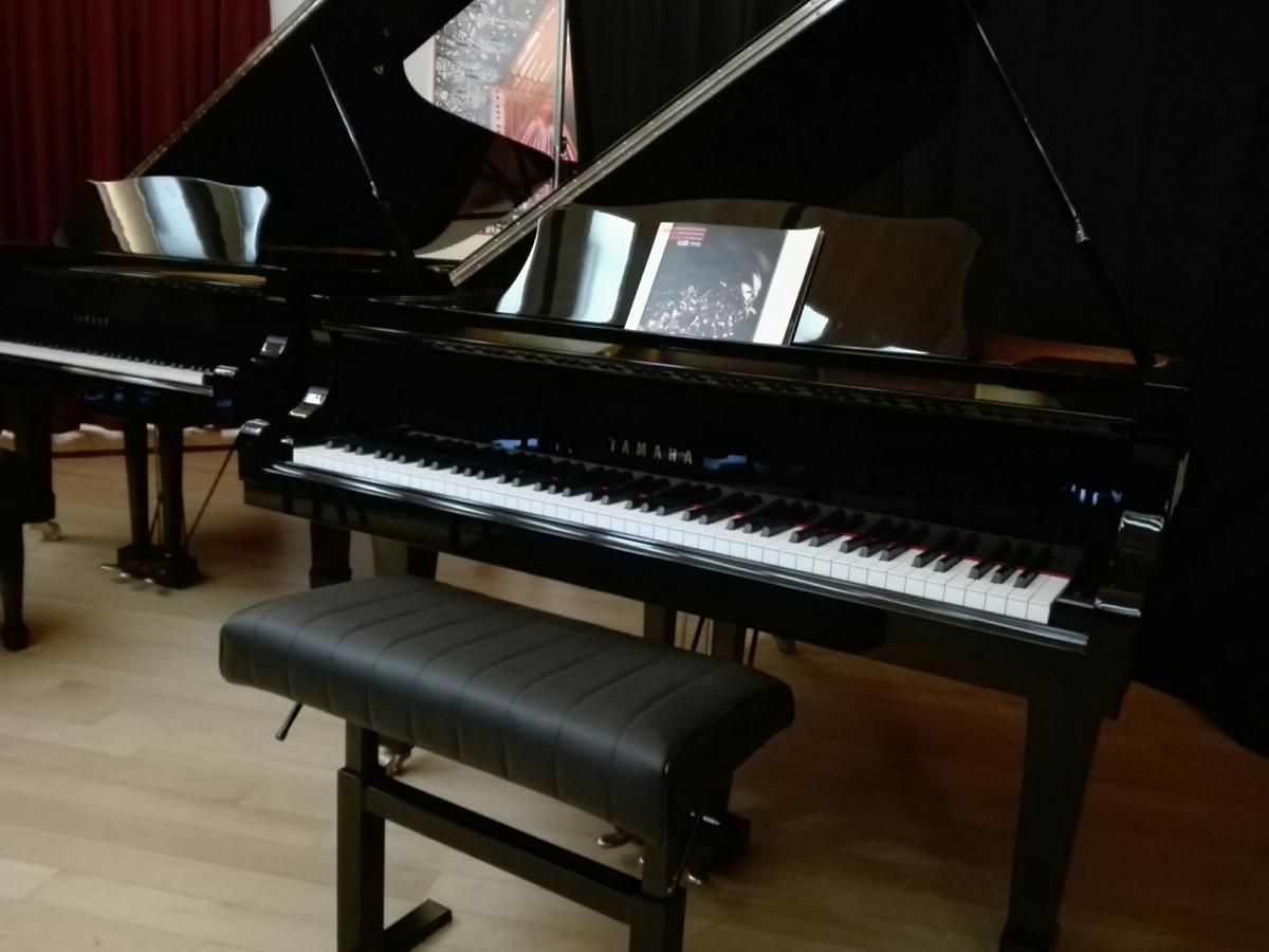 Yamaha g2 pianoforte a coda nero lucido s/n 4450249