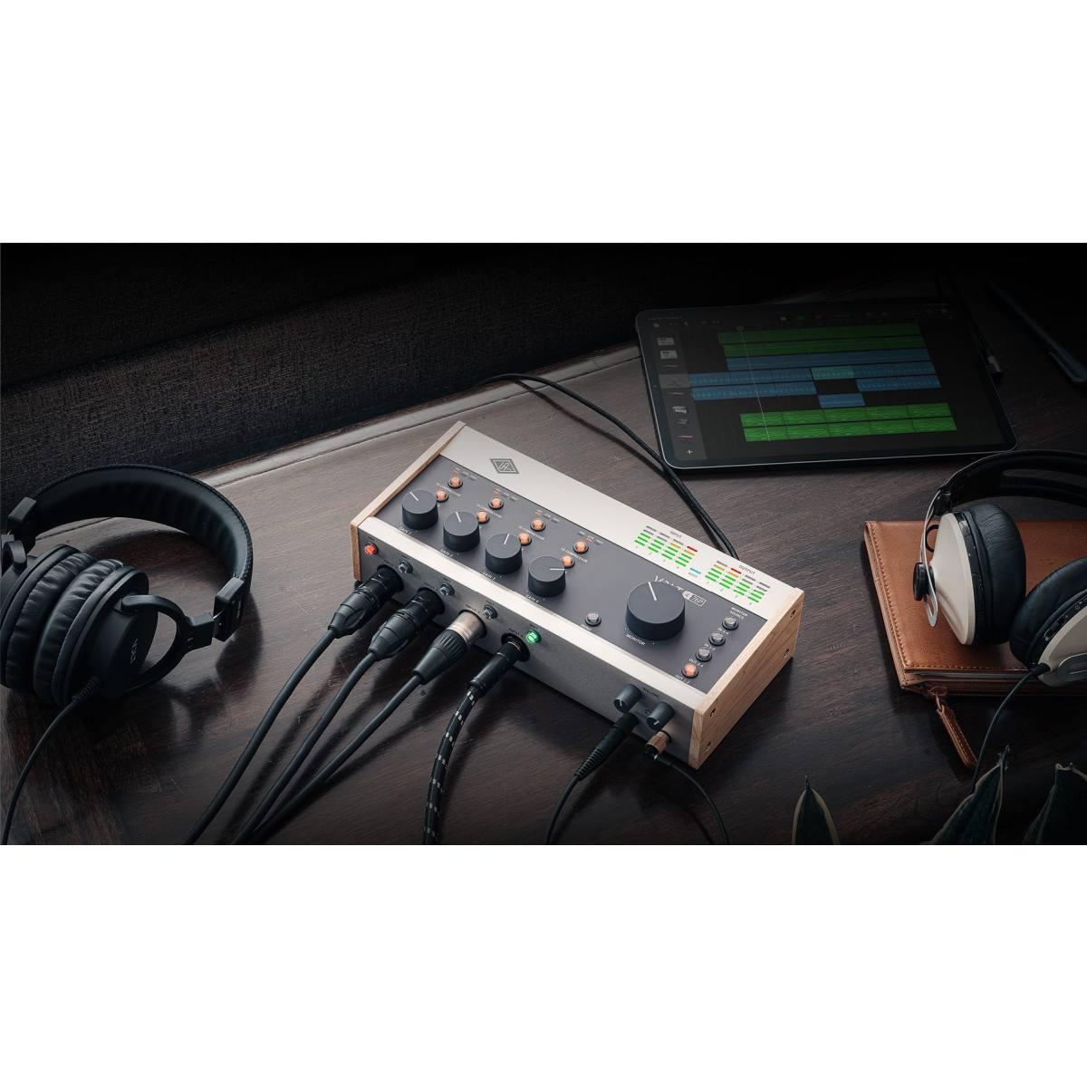 Universal audio volt476p scheda audio usb 4-in/4-out con 4 preamplificatori