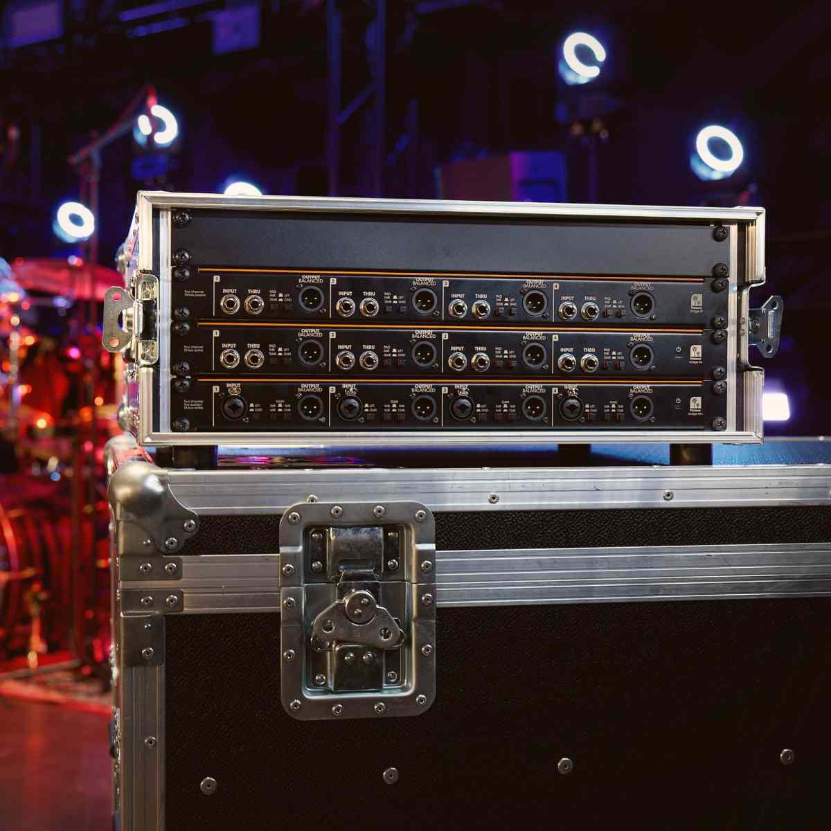 PALMER BRIDGE 4A+ - DI Box attivo a 4 canali e box di isolamento di linea, formato rack 19"