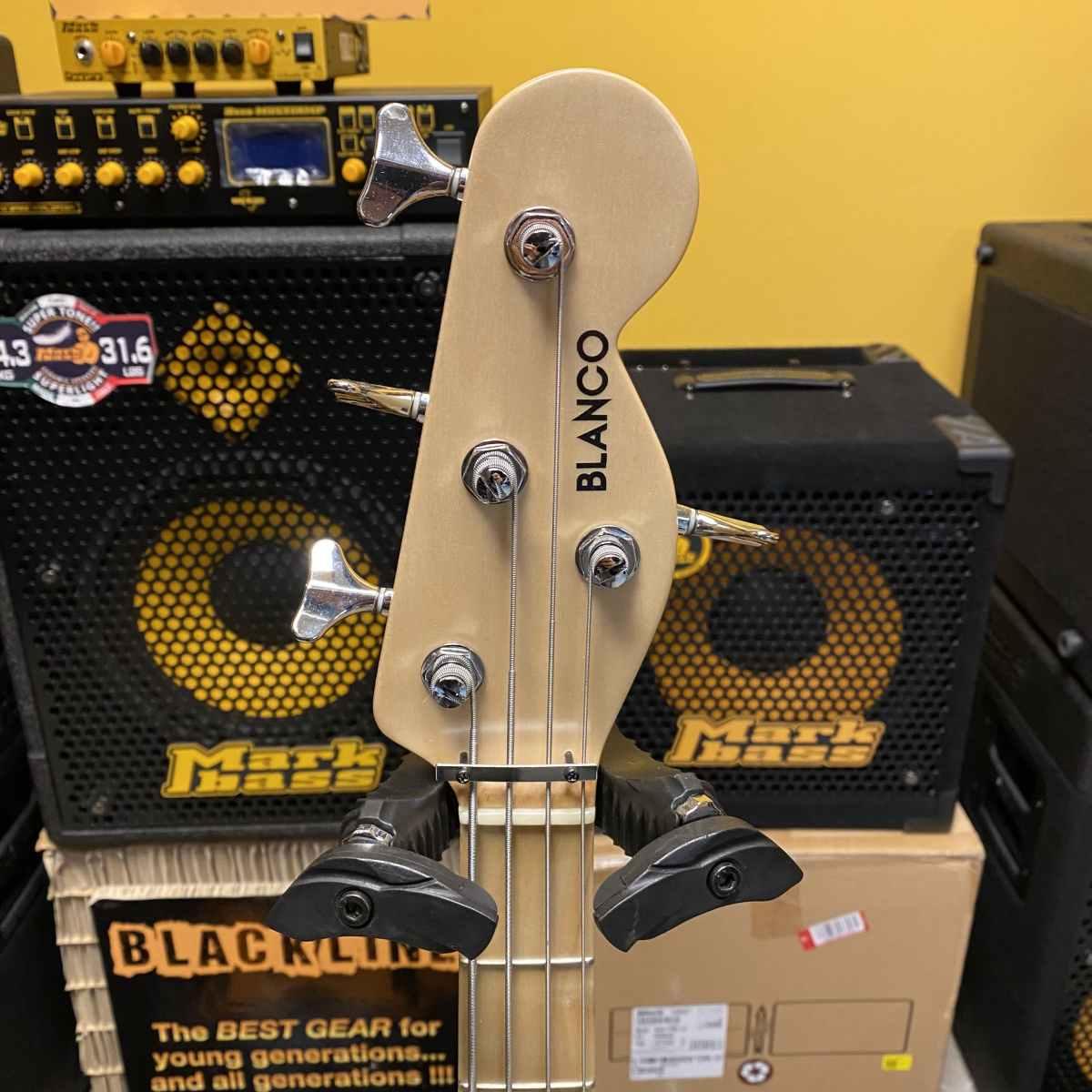 Blanco yugin basso elettrico verde foresta