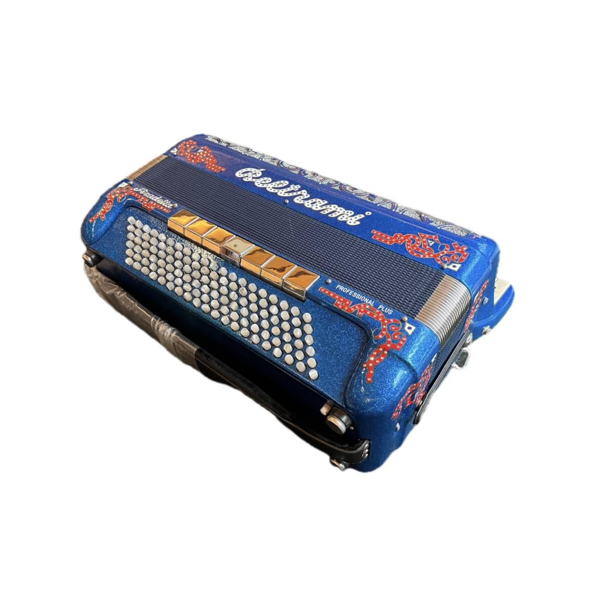 Beltrami fisarmonica 120 bassi 41 tasti, 3 voci + 1 in cassotto