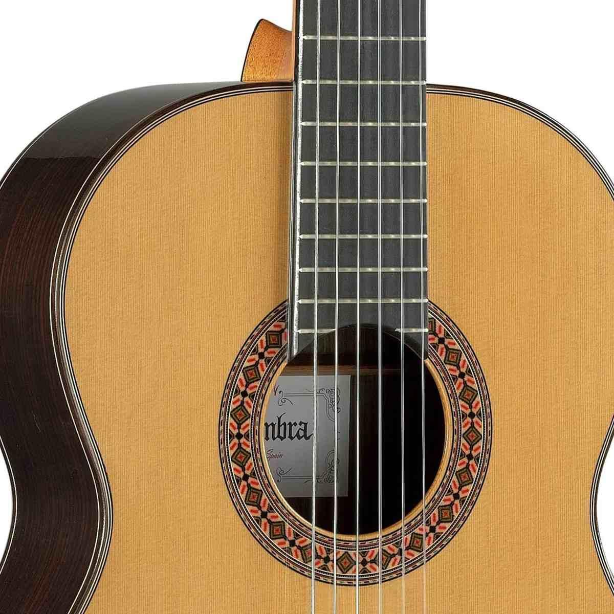 Alhambra 8p chitarra classica 4/4 con custodia