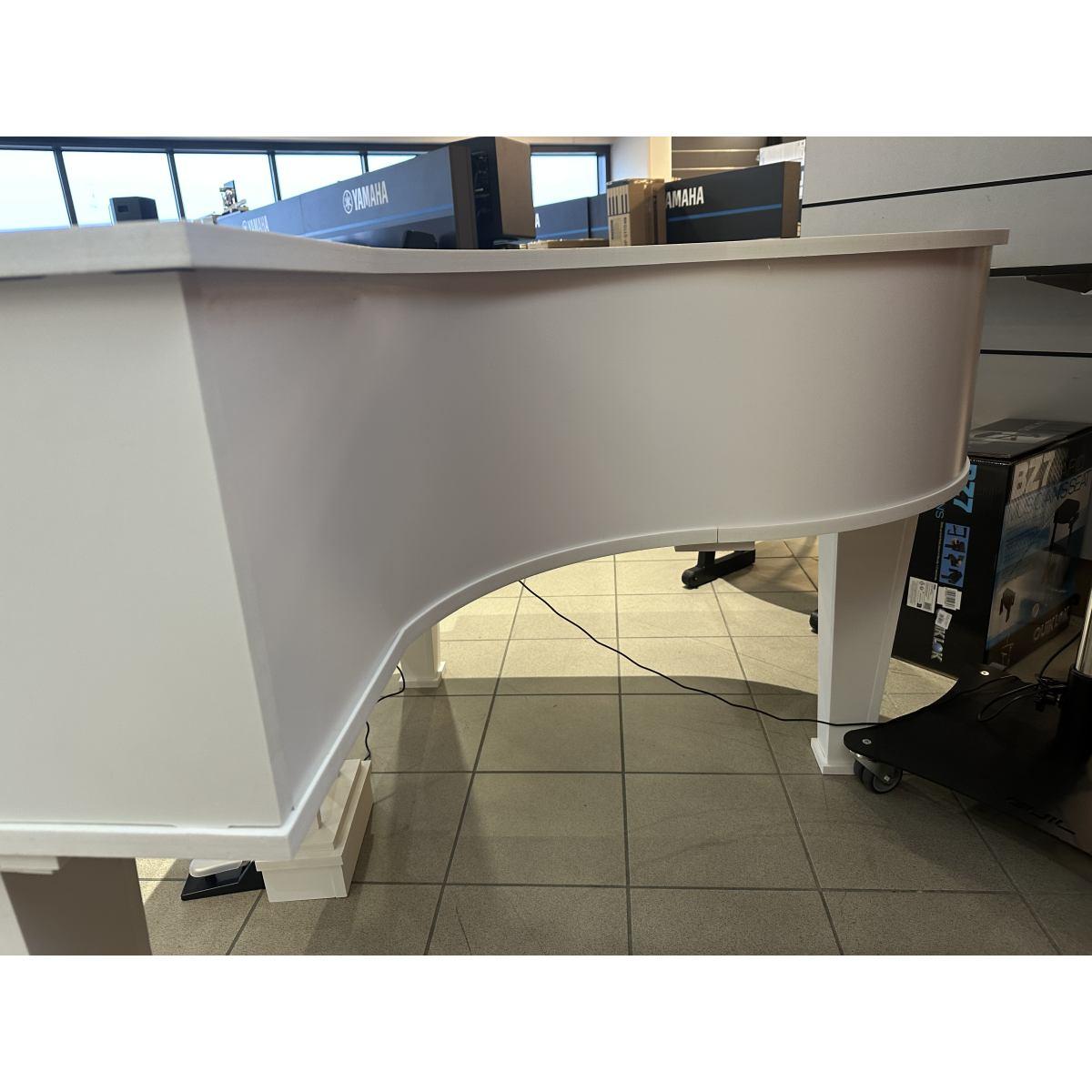 Pianoforte scenografico Coda Modello A100 finitura bianco satinato