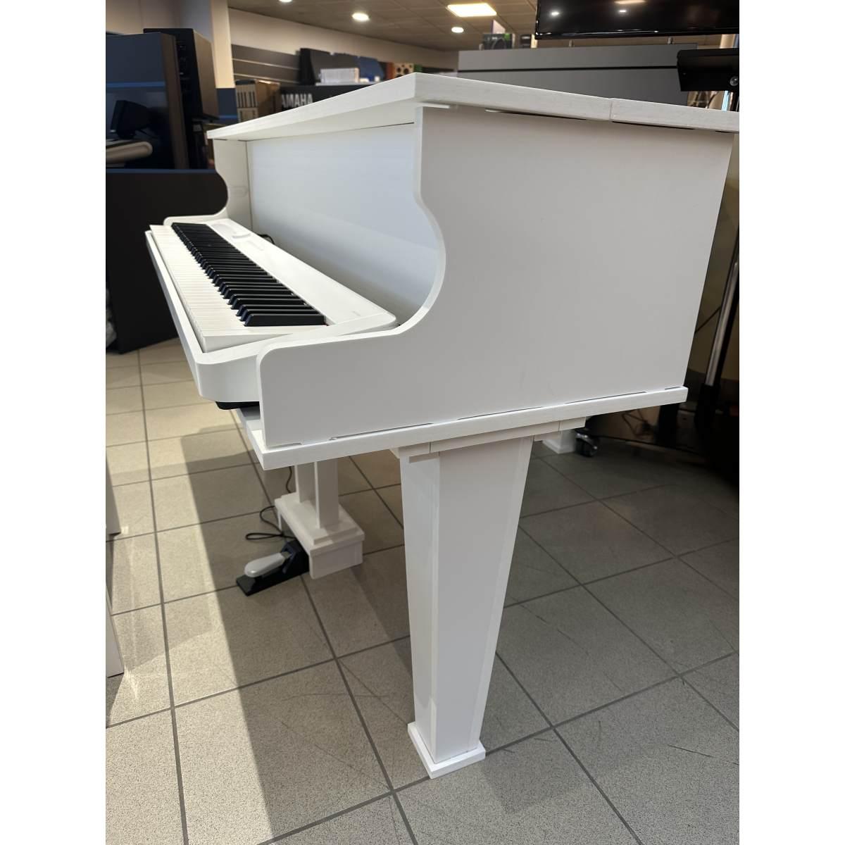 Pianoforte scenografico Coda Modello A170 finitura bianco satinato