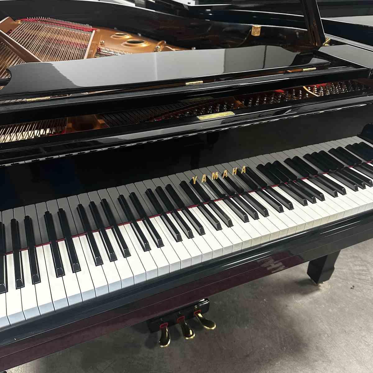 Yamaha C3 finitura nero lucido SN 5378803 - Usato garantito