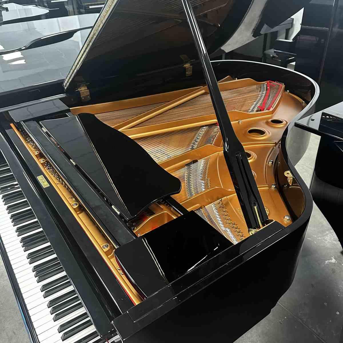 Yamaha C3 finitura nero lucido SN 5378803 - Usato garantito