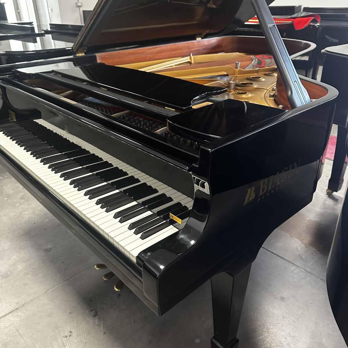 Steinway b211 pianoforte a coda nero lucido sn 491323