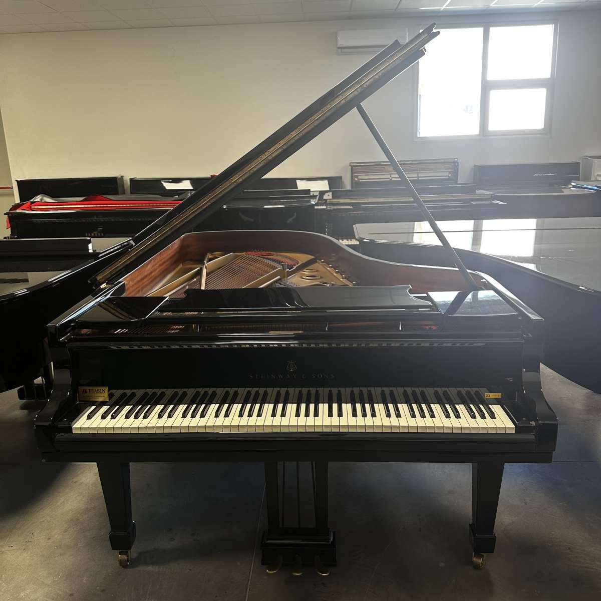 Steinway b211 pianoforte a coda nero lucido sn 491323